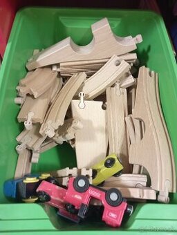 Drevené koľajnice s vláčikom