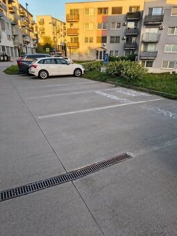 Parkovacie miesto Furča na hore