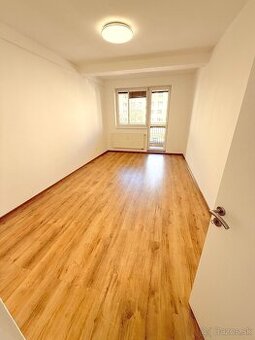 Predám 3 izbový byt v Brezne - Mazorníkovo