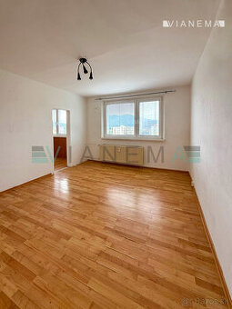 IBA U NÁS 3 izbový byt, loggia, pivnica, Edelényska, Rožňav