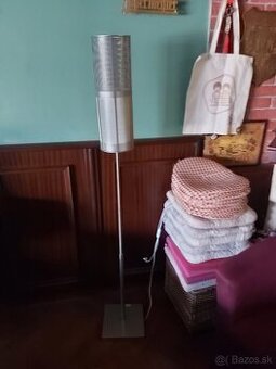 Stojatá lampa, stolná lampička