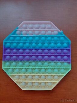 Veľká svietiaca pop it hra