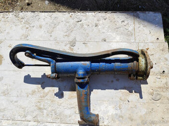 Predám používanú, zachovalú ručnú pumpu