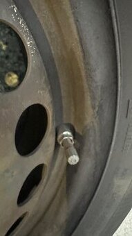 Predám Zimné pneumatiky 195/65-R15 na diskoch