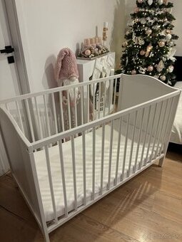 Predám detskú postieľku s matracom