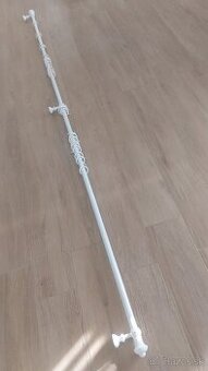 Garniza biela 300cm s hacikmi 1-radova