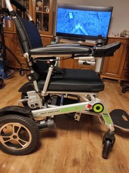 Elektrický invalidný vozík skladací