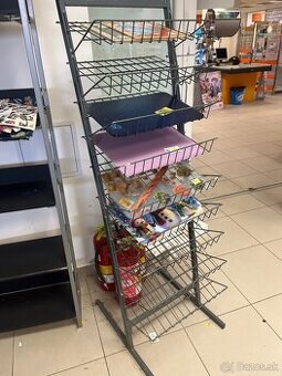 Predajny kovovy stojan