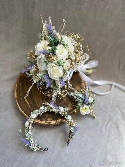 Magaela kytička, venček a pierko