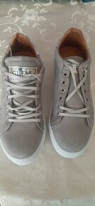 Vychádzkove tenisky zn.GUESS