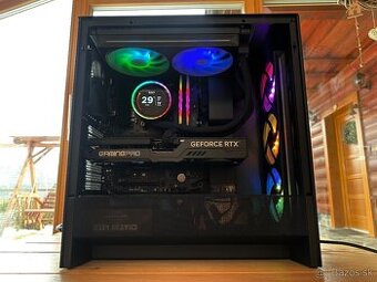 R7 9800x3D s 5070Ti 16G a Kraken LCD NZXT