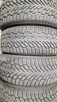 Predám 4ks pekné zimné 235/55r18-104H Nokian