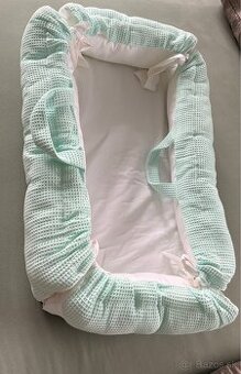 Hniezdo Eva Kiedronova