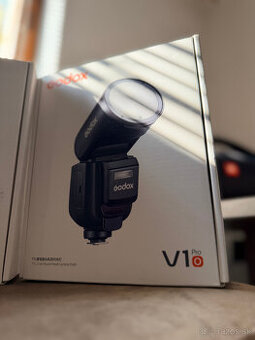 Godox V1 Pro O