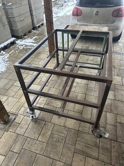 2x Doma robený ponk