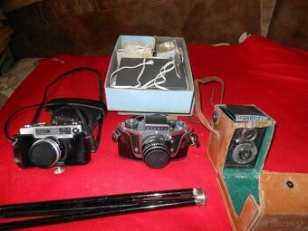 foto aparaty predam,blesk k fotoaparatu a stativ