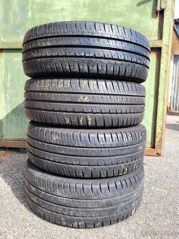 235/65R16 C Michelin