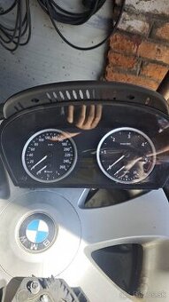 BMW E61 budíky