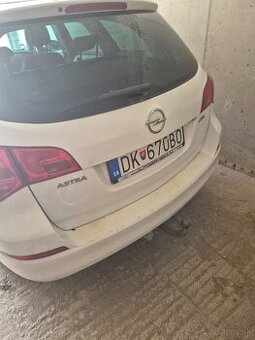 Predam Opel Astra