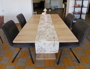 Kuchynský set – stôl + 4 čalúnené stoličky