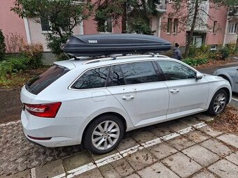 Thule stresny box Pacific 700 čierny