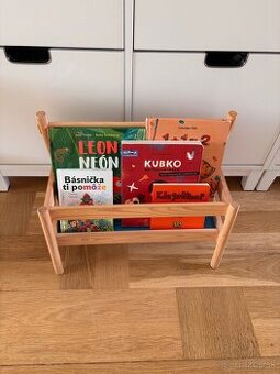 Detská Montessori polička na knižky IKEA Flisat