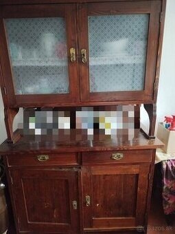 Ponúkam starú drevenú skriňu a kredenec