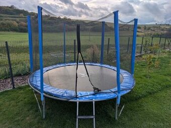 Trampolína