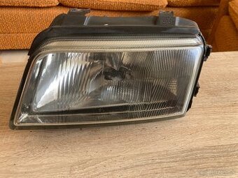 Predám ľavé predné svetlo na Audi A4