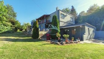 Jedinečný areál s dvoma domami na pozemku 5600 m² – D. Plach