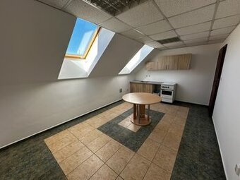 Kancelársky priestor 25 m² s vlastnou kuchynkou – Námestovo