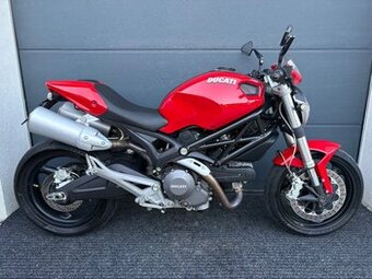 Ducati Monster 696+