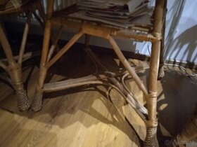 Ratanový stolík a stoličky