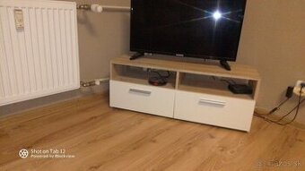 stol, komoda pod TV