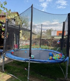 Trampolína