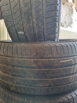 235/45R17 Michelin primacy 4 dot 2021