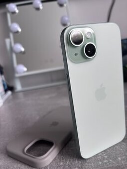Apple iPhone 15 128GB zelený