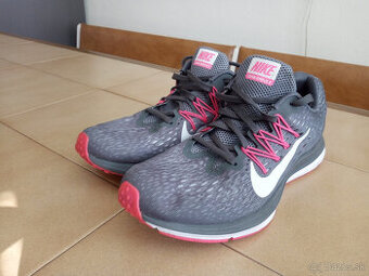 Damske bezecke tenisky NIKE Zoom Winflo 5.