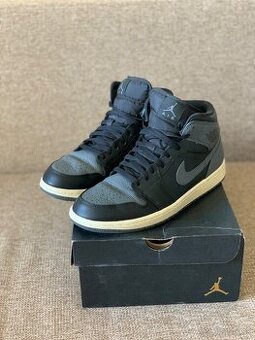 AIR JORDAN 1 MID vel.44