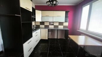 3 IZBOVÝ BYT S BALKÓNOM LUČENEC - PREDAJ