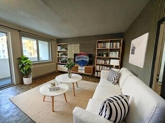 Predaj 3 izbový byt, čiastočne zrekonštruovaný, 72m2, centr - 1