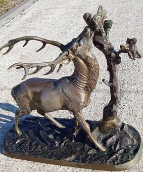 Bronzová socha jeleň - 1