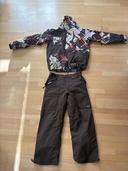 Snowboard bunda + nohavice Oakley pro veľkosť M