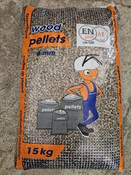 Pelety Borovica Peletky Brikety