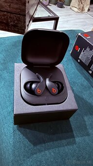 Beats Fit Pro cierne