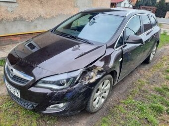 Opel Astra Sport Tourer - 1