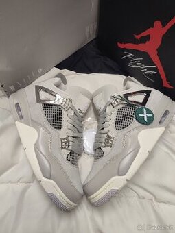 Air Jordan 4 Retro Frozen Moments