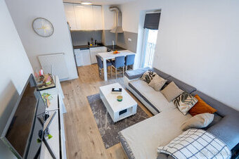 NOVÁ CENA - PREDAJ, NOVOSTAVBA, 3. izbový byt s veľkým balkó