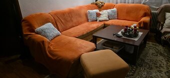 Rozkladacia sedacia súprava U s taburetkou