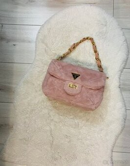 Ruzov zimná kabelka guess